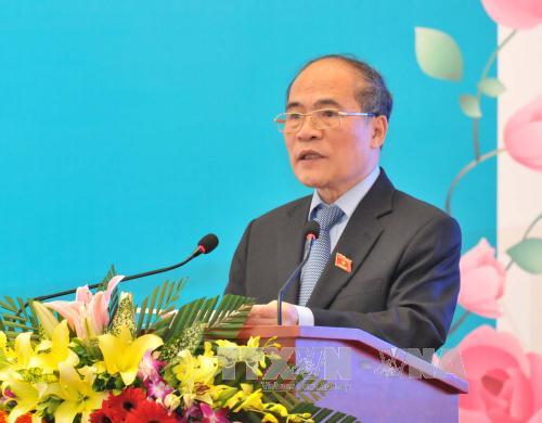 ປະທານສະພາແຫ່ງຊາດຫງວຽນຊິງຮຸ່ງພົບປະບັນດາສສຊ, ການນຳຍິງ